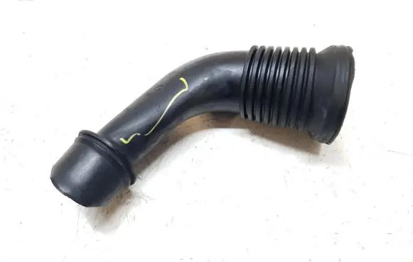 Mercedes-Benz E W210 Engine coolant pipe/hose 2105280004