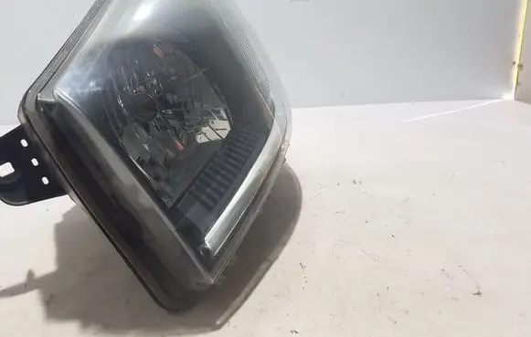 Opel Vivaro Headlight/headlamp 260605859R