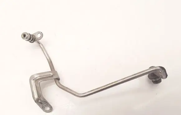 Porsche Macan (95B) Turbo turbocharger oiling pipe/hose 94610708730