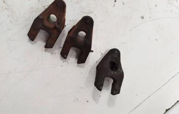 Peugeot Partner Fuel Injector clamp holder