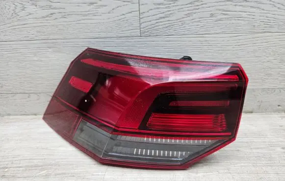 Volkswagen Golf VIII Rear/tail lights 5H0945095C