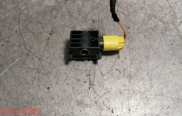Mercedes-Benz GL X164 Airbag deployment crash/impact sensor A0038202826