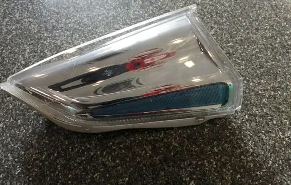 Nissan Leaf I (ZE0) Front reflector 261803NL0A