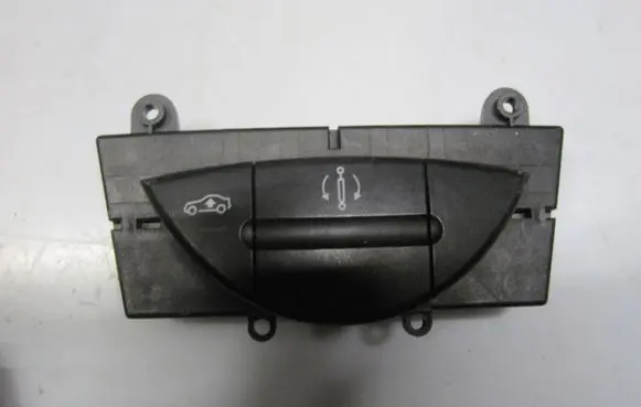 Mercedes-Benz CLS C219 Air suspension control unit module (rear) A2118217158