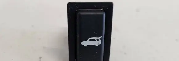 Pontiac Vibe Tailgate glass/window release handle 153693