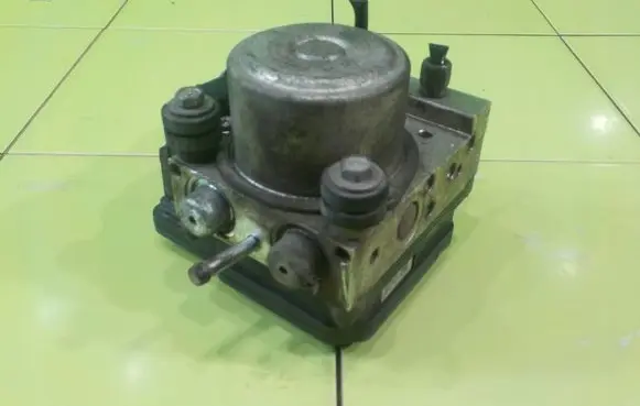 Nissan Juke I F15 ABS Pump 476601KD0A 17AB111