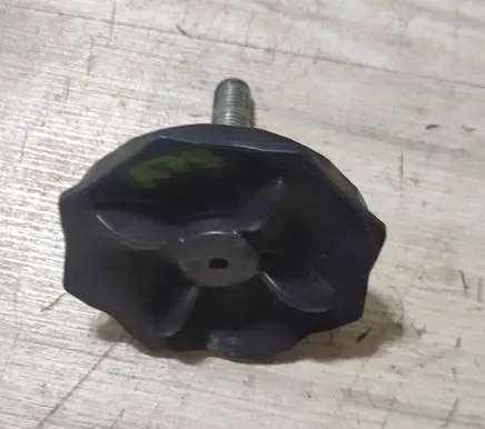Jeep Grand Cherokee Spare wheel bolt