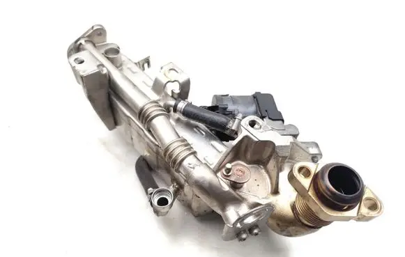 BMW 5 F10 F11 EGR valve 8476993