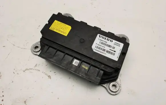 Volvo XC90 Airbag control unit/module 32221372 VS3200YD0771 T00847496