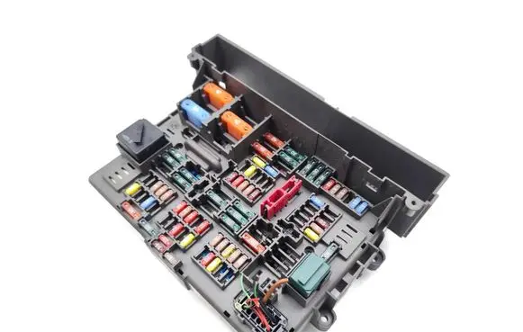 BMW 3 E90 E91 Fuse module 9119447