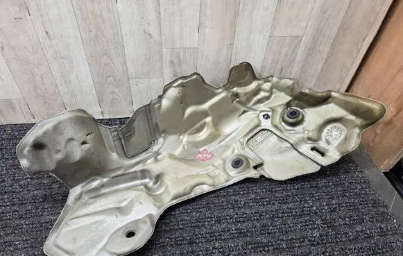 BMW 5 G30 G31 G38 Heat shield in engine bay 8607143 11148607143