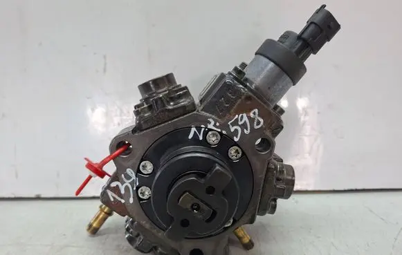 Citroen C5 Fuel injection high pressure pump S27610598 0445010139