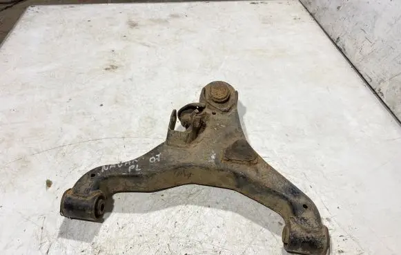 Nissan Navara D40 Front lower control arm/wishbone