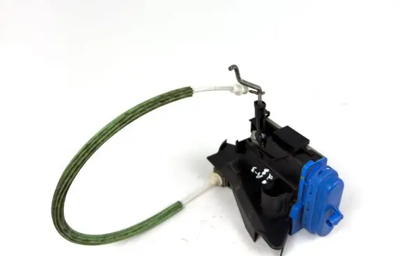 Audi A3 S3 8L Rear door lock 8d0839016a