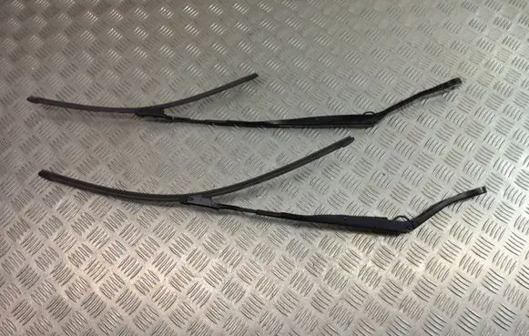 BMW X3 G01 Front wiper blade arm 7399010