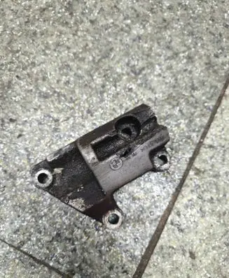 BMW 5 E39 Generator/alternator bracket 2247619
