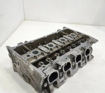 Volkswagen Golf VII Engine head 04E103404