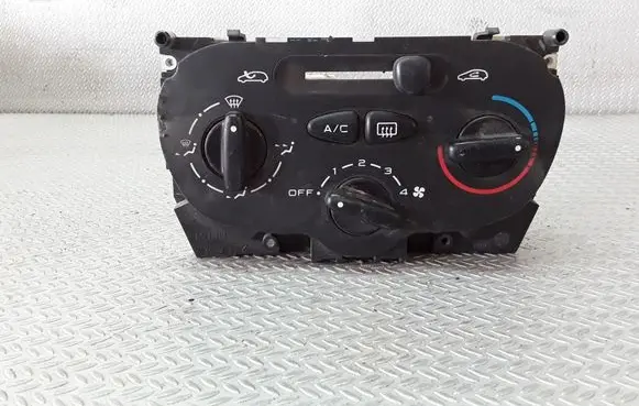 Peugeot 206 Climate control unit