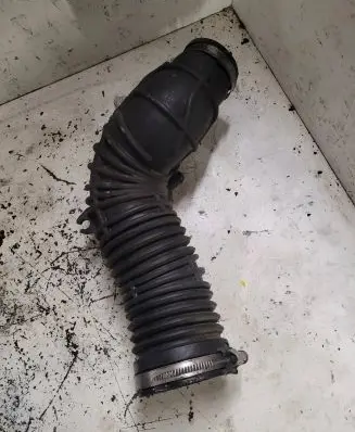 Renault Latitude (L70) Air intake hose/pipe 165765844R