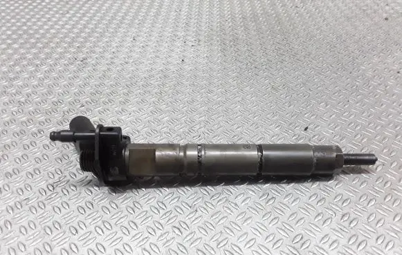 Mercedes-Benz E W211 Fuel injector 6420700587