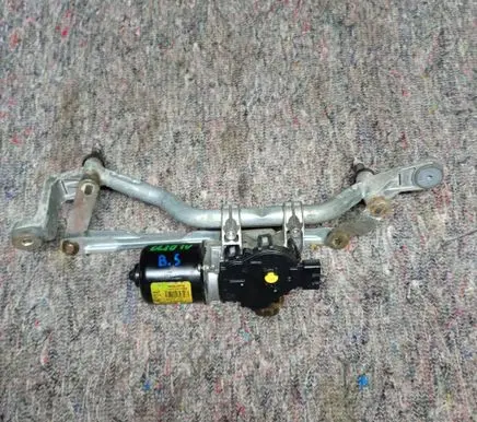 Renault Clio IV Front wiper linkage and motor 288004542R W000013409