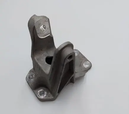 Nissan Leaf II (ZE1) Engine mounting bracket
