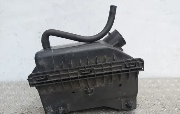 Dodge Caliber Air filter box 04891700AC