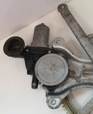 Toyota Land Cruiser (J120) Front door window regulator with motor 0620401760 8571058010