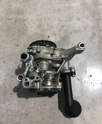 Skoda Octavia Mk3 (5E) Oil pump 04L145208H 04L115251A