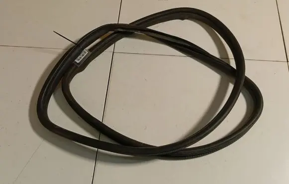 Jaguar X-Type Rubber seal front coupe door 