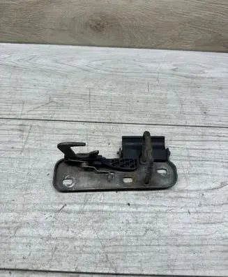 Volkswagen Golf VI Engine bonnet/hood lock/latch loop/hook 1C0823480