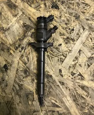 Peugeot 3008 I Fuel injector 920029
