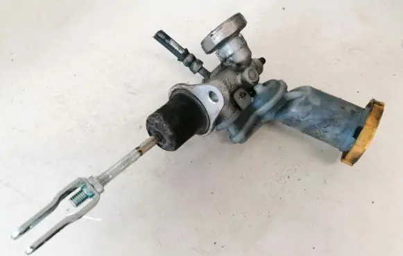 Subaru Forester SG Clutch master cylinder