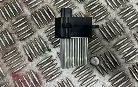 BMW 5 E39 Heater blower motor/fan resistor 6931680