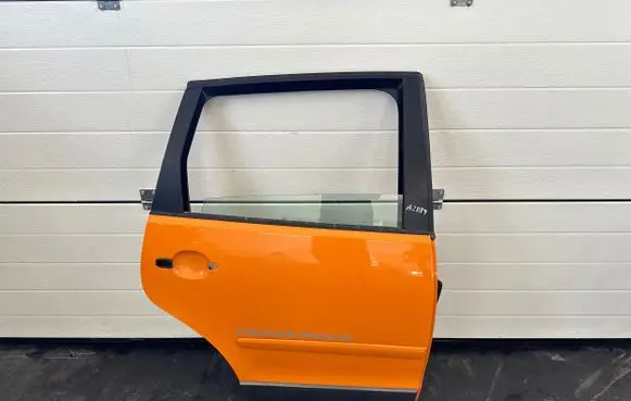 Volkswagen Cross Polo Rear door
