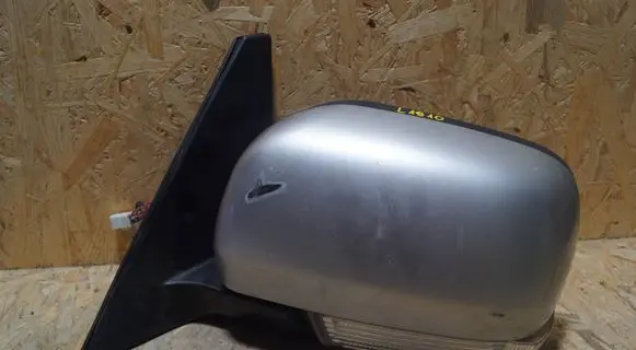 Mitsubishi Pajero Front door electric wing mirror