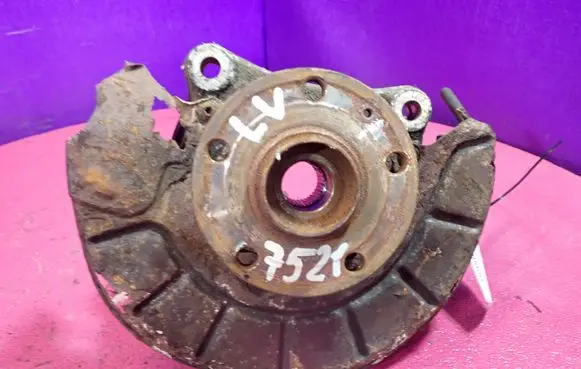 Volkswagen PASSAT B6 Front wheel hub spindle knuckle