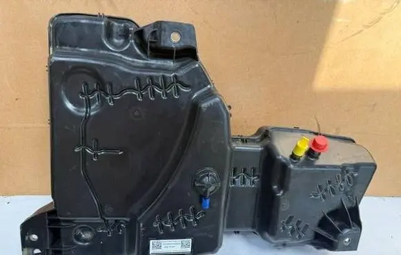 Volkswagen Tiguan AdBlue liquid reservoir 5QS131877