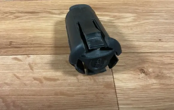 Mazda 3 I Radiator mount bracket 3M5H8125