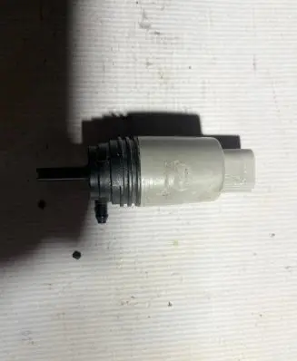 BMW 1 E82 E88 Windscreen/windshield washer pump 6934159 23557610