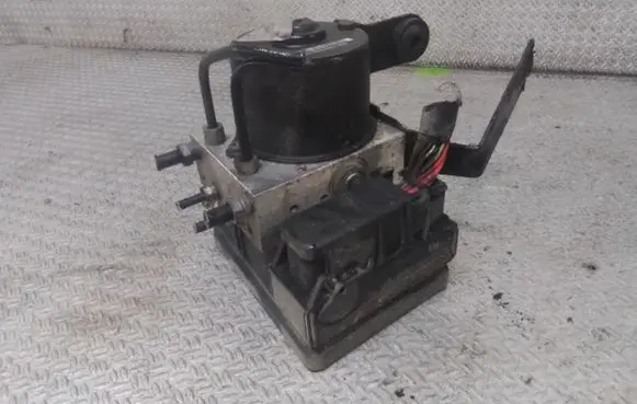 Ford Focus ABS Pump 8M512C405CA