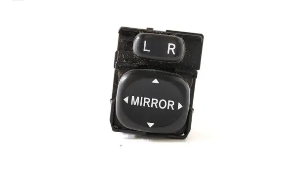 Wing mirror switch
