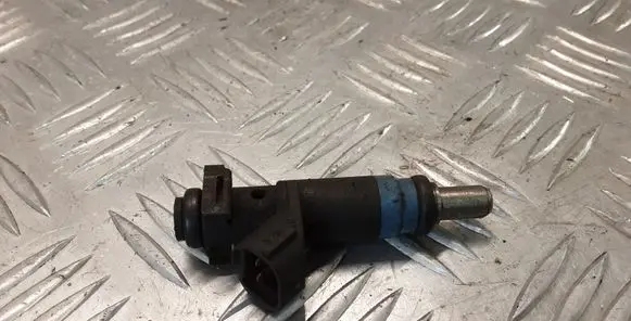 Audi A4 S4 B6 8E 8H Fuel injector 06B133551K