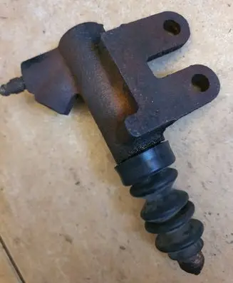 Mazda 323 Clutch slave cylinder CY324 1Z5