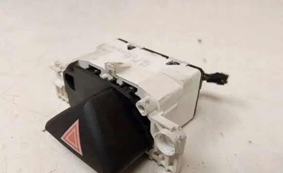 Ford Focus Hazard light switch