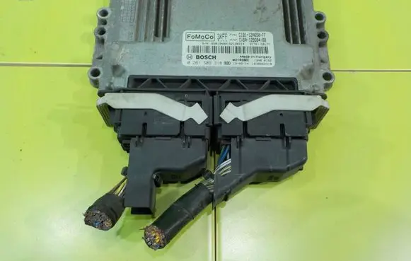Ford Fiesta Engine control unit/module C1B112A650FF XP147