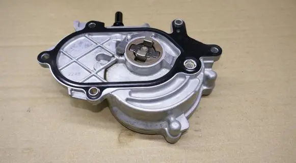 Audi A4 S4 B9 8W Vacuum pump 05L145100B