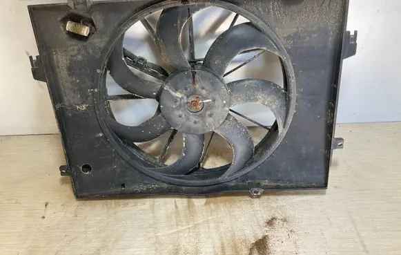 Hyundai Tucson JM Radiator cooling fan shroud 253802E