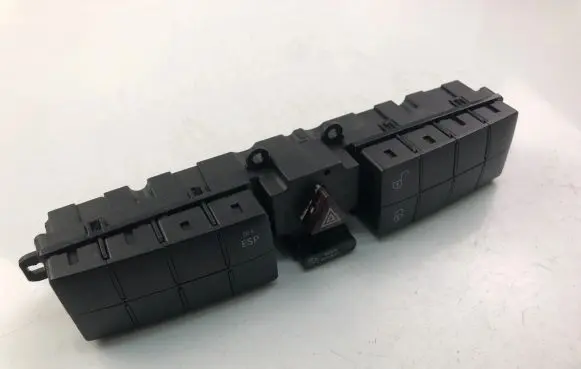 Mercedes-Benz C W203 Hazard light switch 2038707110
