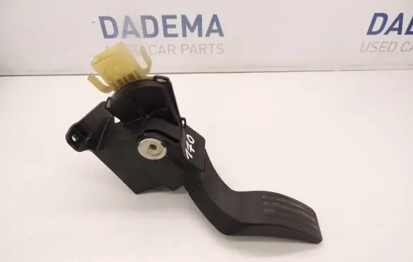Ford Focus Accelerator throttle pedal 2M519F836AD D170